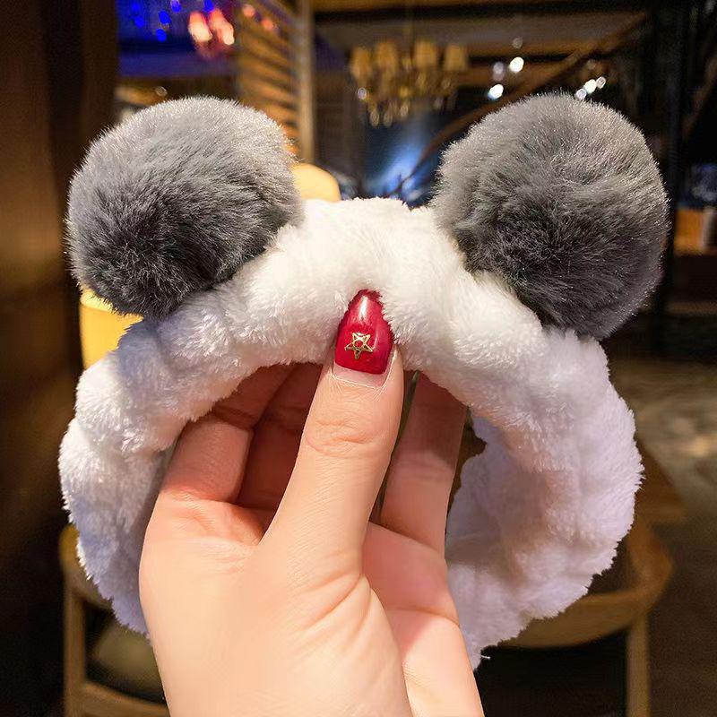 Non-Slip Cartoon Cat Ear Headband for Girls - Perfect for Face Washing and Mask Application