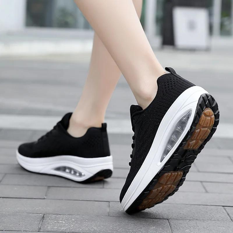 Women Outdoor Thick Bottom Swinging Casual Dance Shoes Fashion Platform Flat Bottom Sports Walking and Running Shoes