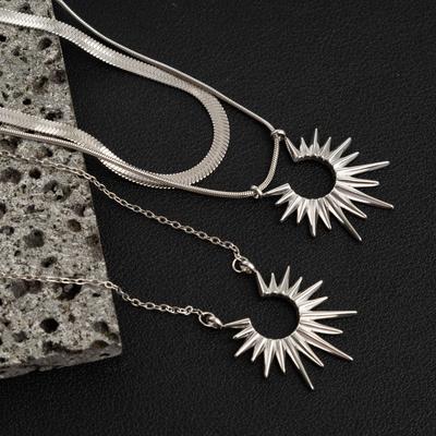 Collar con Colgante de Sol Vintage de Doble Capa para Mujer Elegante Gargantillas Abiertas de Girasol Accesorios de Cadena Hueso de Serpiente Joyería de Moda