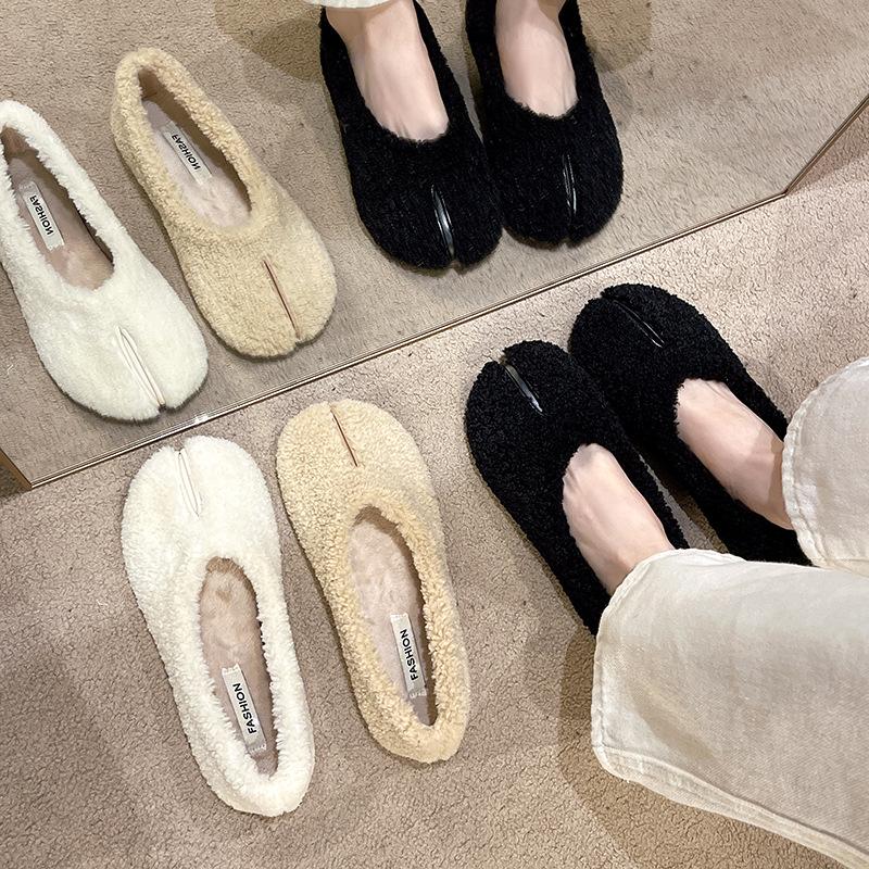 Fashion Round Toe Casual Woman Shoe Autumn Loafers Fur Shallow Mouth Boat New Fall Moccasin Flock Buckle Strap Leisure Rubber Solid Mary