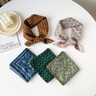 Pañuelo Cuadrado Pequeño de Algodón y Lino Pañuelo para Mujer en Primavera y Otoño Verano Estilo Coreano Foto Moda Versátil Pañuelo para la Cabeza Pañuelo