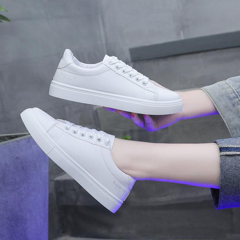 Star with the same classic spring and autumn women's casual little white shoes Korean version of trendy student flat-bottomed breathable board shoes