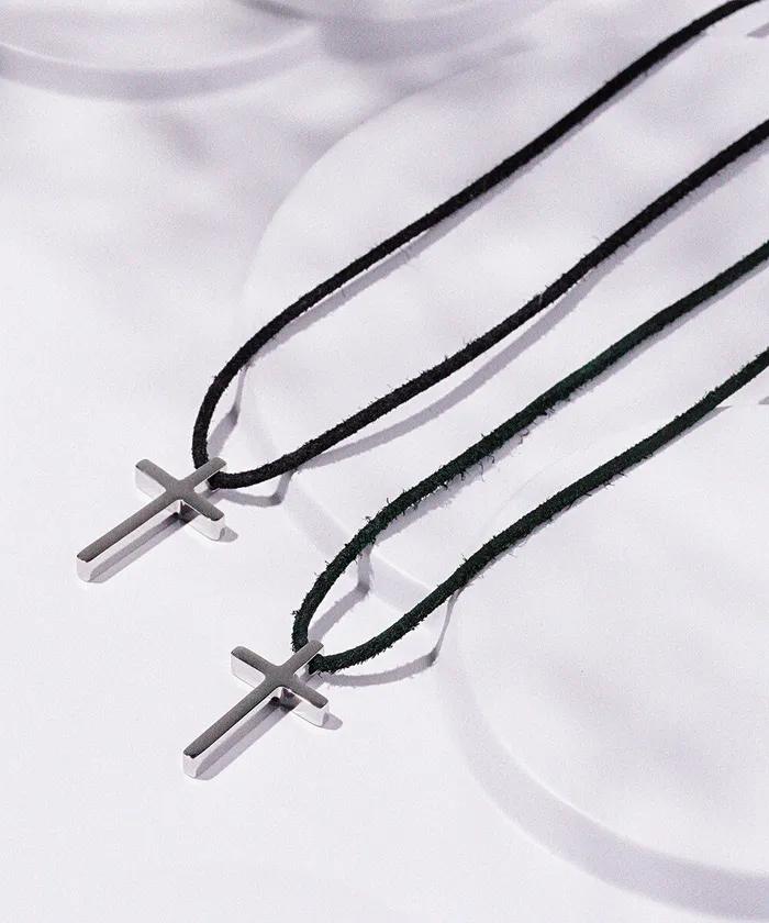 One-touch Bold Cross Natural Suede String Necklace (C2601-AN1028)