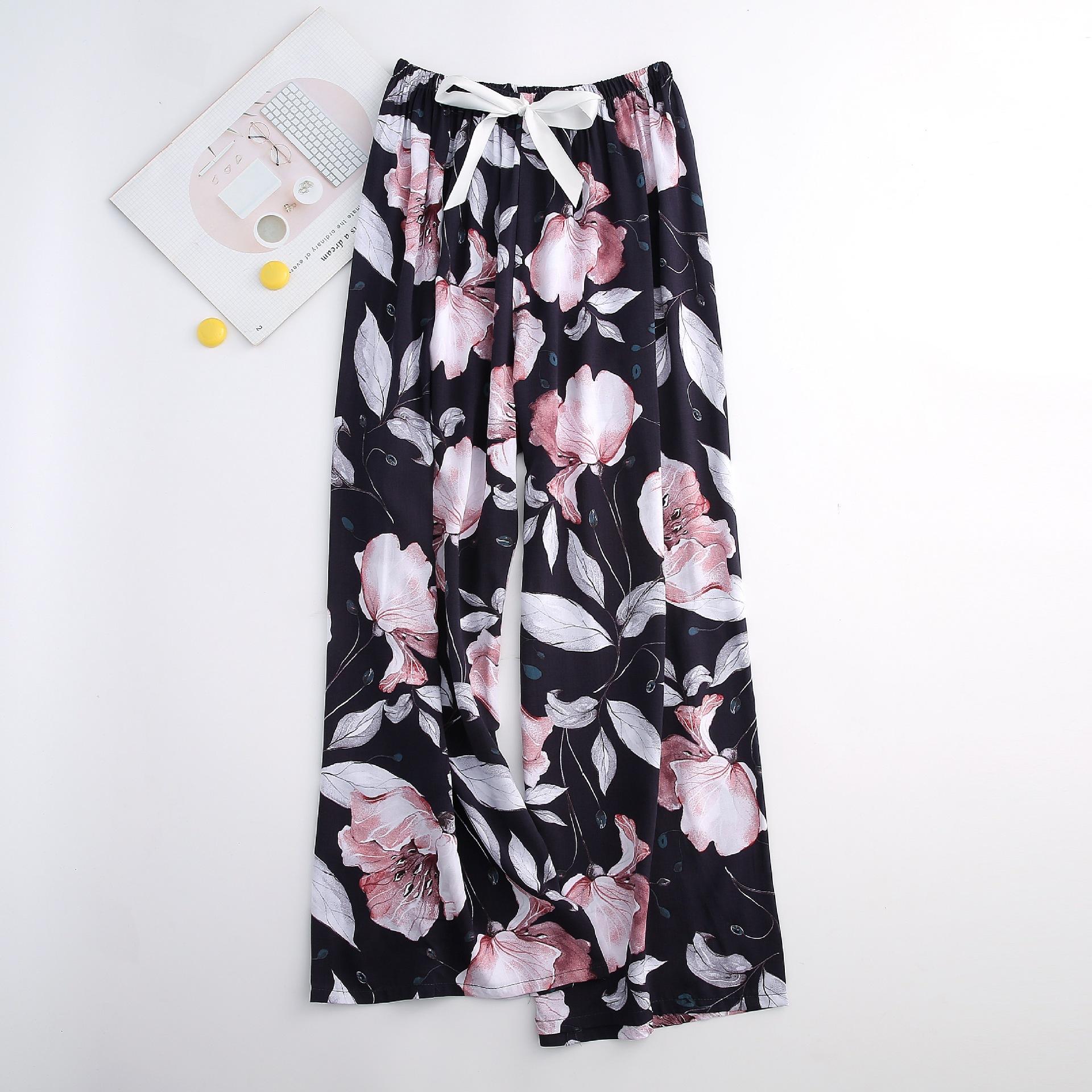 

Літні бавовняні шовкові піжамні штани для жінок з квітковим малюнком. Широкі брюки. Великі вільні довгі штани з квітковим принтом. One size