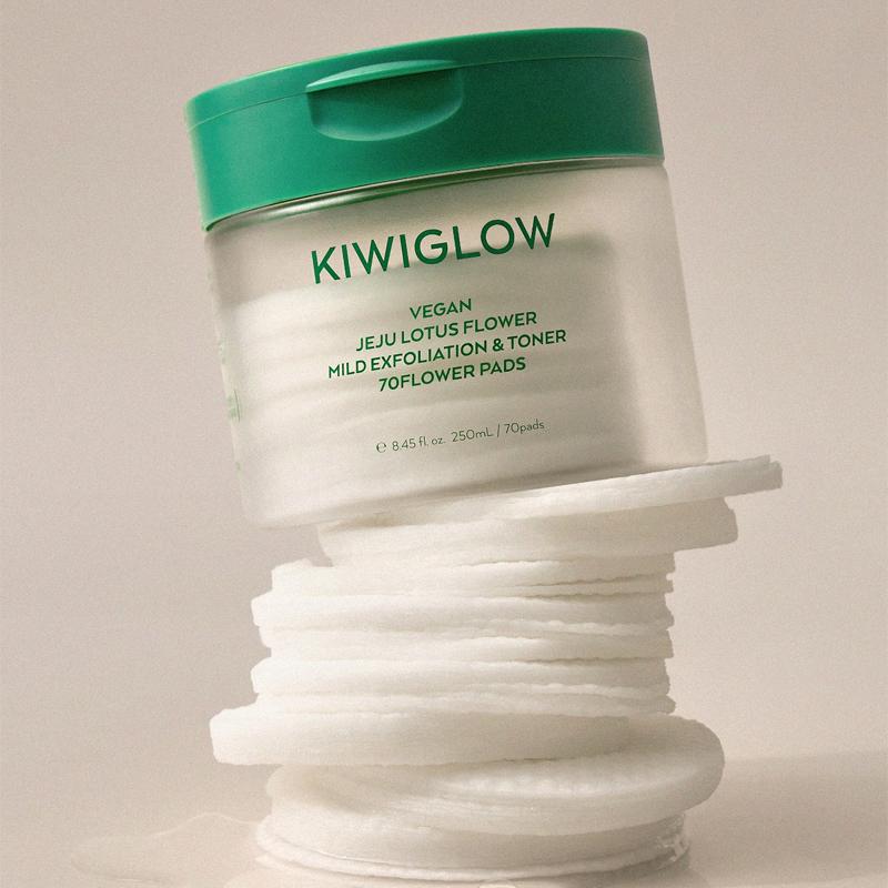 KIWIGLOW Veganische Jeju Lotusblüten Milde Exfoliation & Toner 70 Blütenpads 250ml 70 Stück