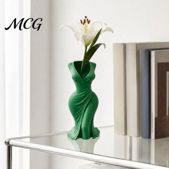 Dual-purpose Vase 3D Printed Elegant Dress-Style Vase, Dual-Purpose Tabletop Decor with Flowing Pleated Skirt, Decorative Ornament Stylish Evening