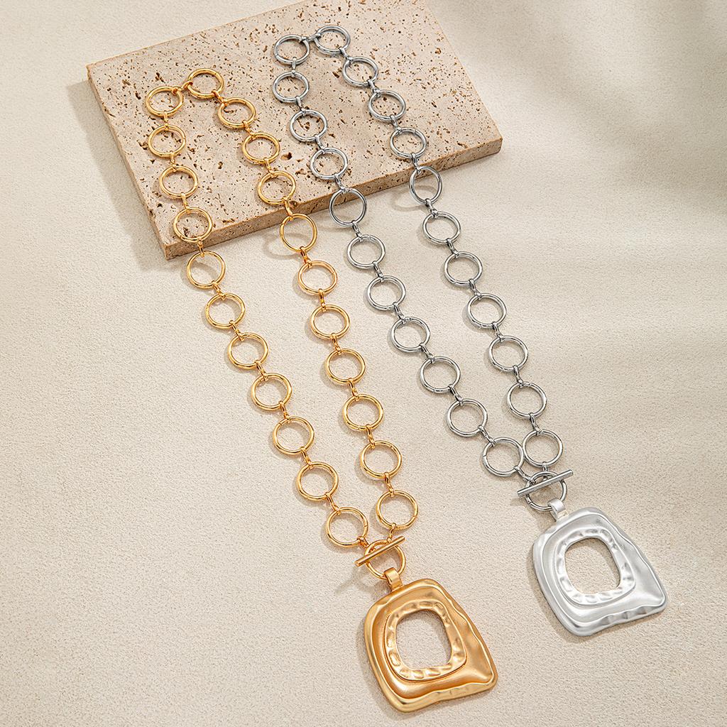 1 Piece of Exaggerated Geometric Shape Pendant, Circle Chain, Adjustable OT Buckle, Women's Necklace