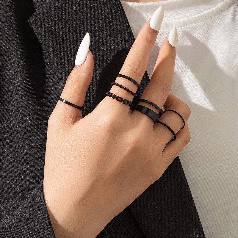 Vintage Gothic Black Rings Set for Women Girls Retro Multi Knuckle Joint Finger Ring Personality Snake Trendy Zircon