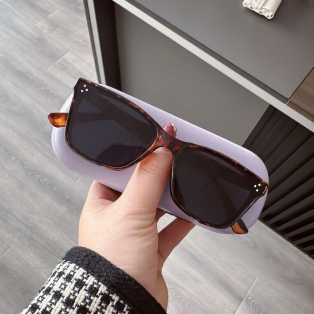 Vintage Beach Sunglasses Women Men UV Protection Fashion Classic Sun Glasses for Outdoor