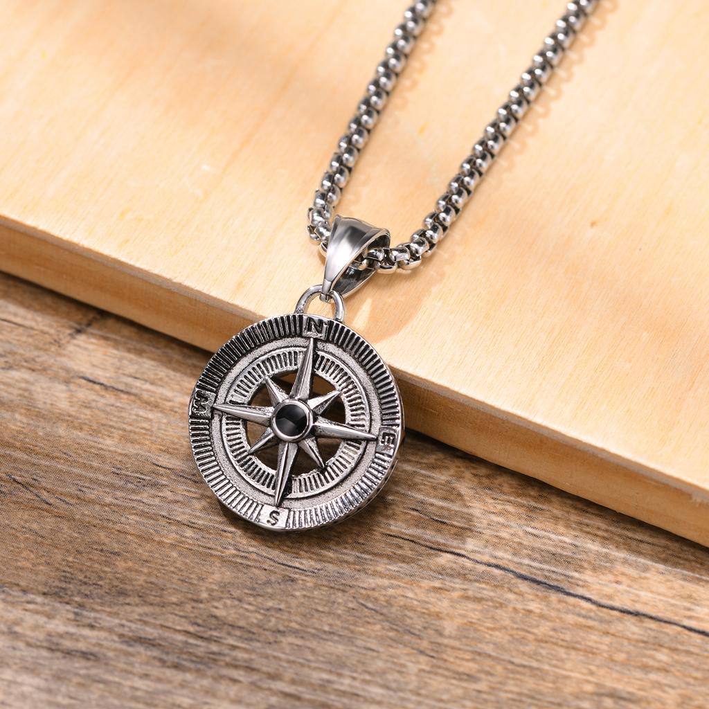 Vnox Vintage Compass Necklace for Men Stainless Steel Star Pendant Viking Sailing Jewelry Gift