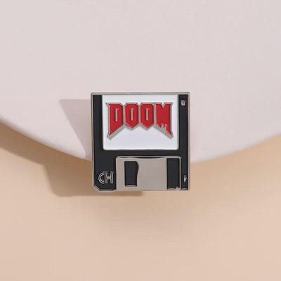 Doom Brosche: Kreatives Gedenkungs-Kleidungsaccessoire & Personalisierte Schmucknadel