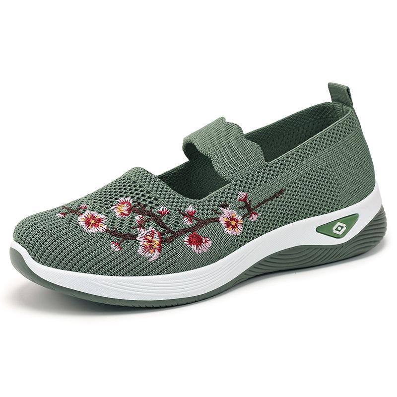 Old Beijing cloth shoes women's summer new shallow mouth soft sole not tired feet single shoes one pedal casual embroidery mother shoes women