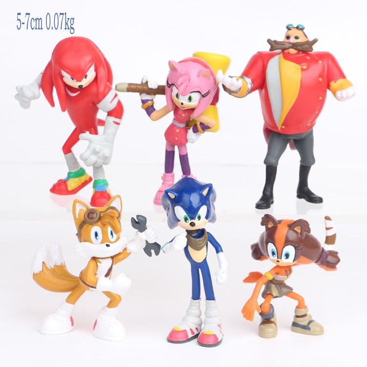 Sonic the Hedgehog Action Figure: Cake Decoration & Claw Machine Toy