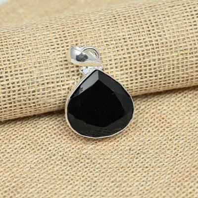 Black Spinel Gemstone 925 Sterling Silver Handmade Pendant Bijoux Cadeau unique pour elle