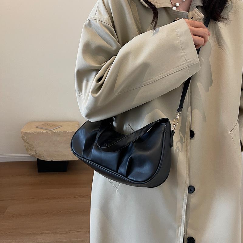 Textured underarm small bag women's 2025 new trendy fashion solid color crescent bag summer simple shoulder bag handbag