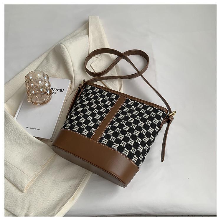 IELGY Ladies Messenger Bag Fashionable All-Match One-Shoulder Checked Bucket Bag