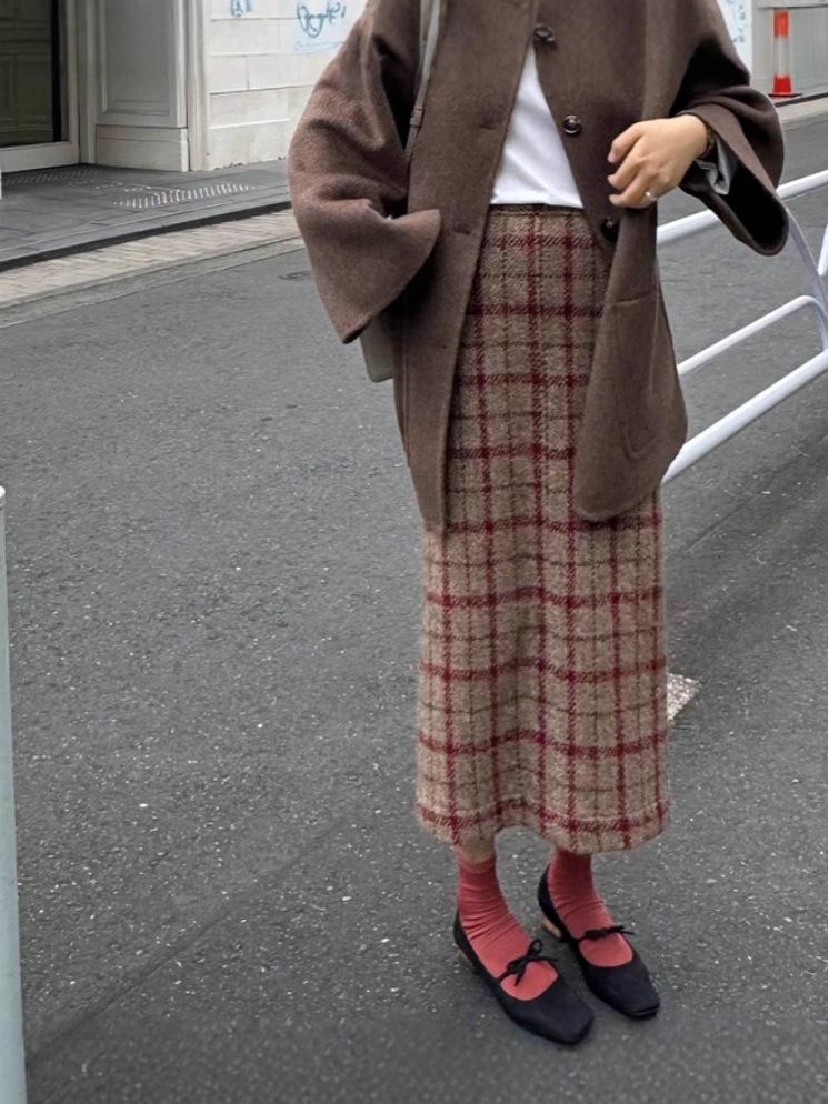 Ready Stock Red Plaid High-Waisted Woolen Skirt with Slit - Retro French Style for Autumn/Winter S