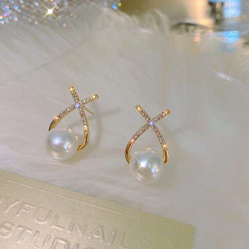 2023 High-End Pearl Stud Earrings: S925 Silver Needle, Elegant & Trendy for Women