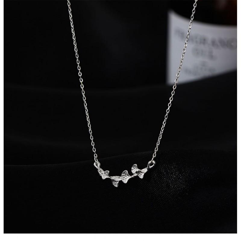 Womens Ginkgo Leaf Necklace Minimalist Elegant Clavicle Chain Luxury Fashion Jewelry