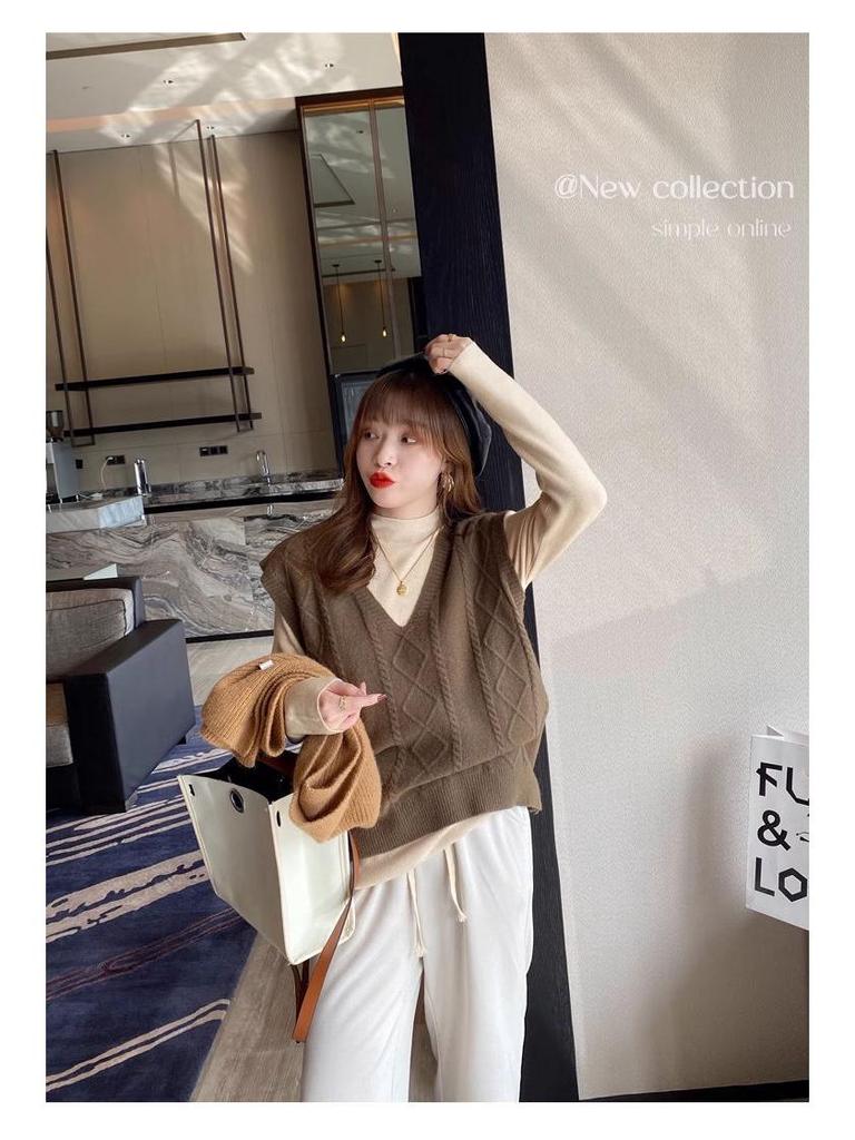 Women's 2024 Black Mock Neck Sweater: Base Layer for Spring & Autumn, Loose Half-High Neck Top.