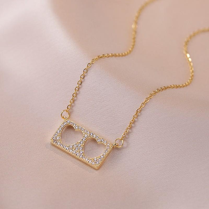 Women's Fashion Heart Pendant Necklace - Elegant, Simple Design, Versatile Clavicle Chain Jewelry