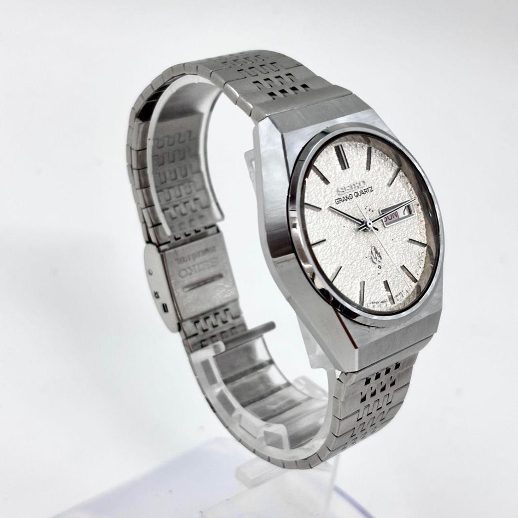 Used [Operation/Genuine Bracelet] SEIKO/SEIKO GRAND QUARTZ/Grand Quartz Day Date Snow Dial/Diamond Dust Made by Suwa Seikosha Manufactured in June