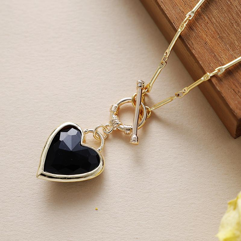 Fashion Light Luxury Simple Natural Stone Love Pendant Short Scarf Necklace Choker Jewelry Gifts
