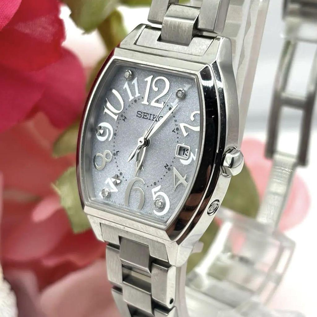 [USED] Working Seiko Seiko Lukia tonneau-shaped women's watch with radio-controlled solar watch and box.