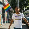 Camiseta Arco-Íris LGBTQ 'PRIDE', Presente pelos Direitos Gay, Roupa de Igualdade, Top 'O Amor é Amor'
