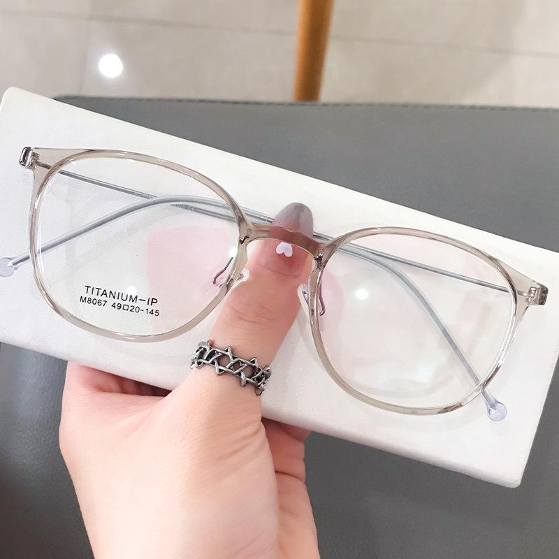 Ultra-light Little Red Book with TR Titanium Frame Round Face, Plain and Transparent Tan Ins Wind Myopia Frame