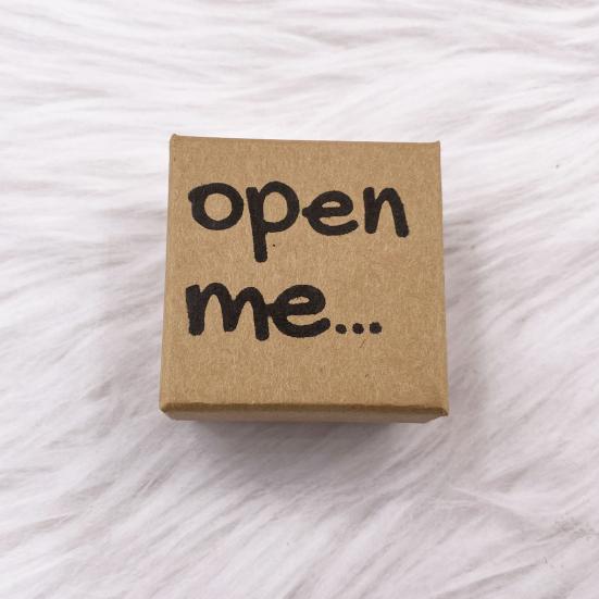 Zabawne Pudełko Prezentowe z Zatyczką na Bąki z Kartką Żarty na Prima Aprilis w Kartonowym Pudełku Zestaw Nowości Gag z Postaciami z Kreskówek i Zabawnymi Zwrotami dla Dorosłych