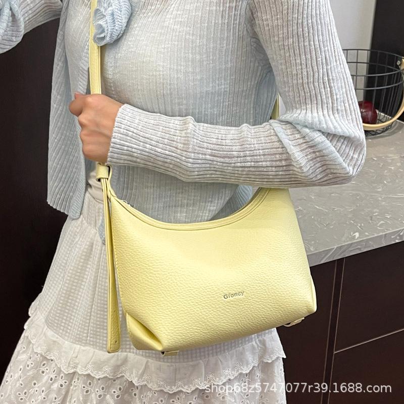 Dumpling Bag Women 2025 New Fashion Versatile Handbag Texture Versatile Casual Messenger Bag Fashion Crescent Bag Tide