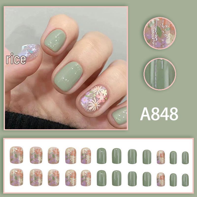 Simple Spring Fresh Sweet Floral Green Nail Tips: Fairy Fashion & Versatile Wearable Nails