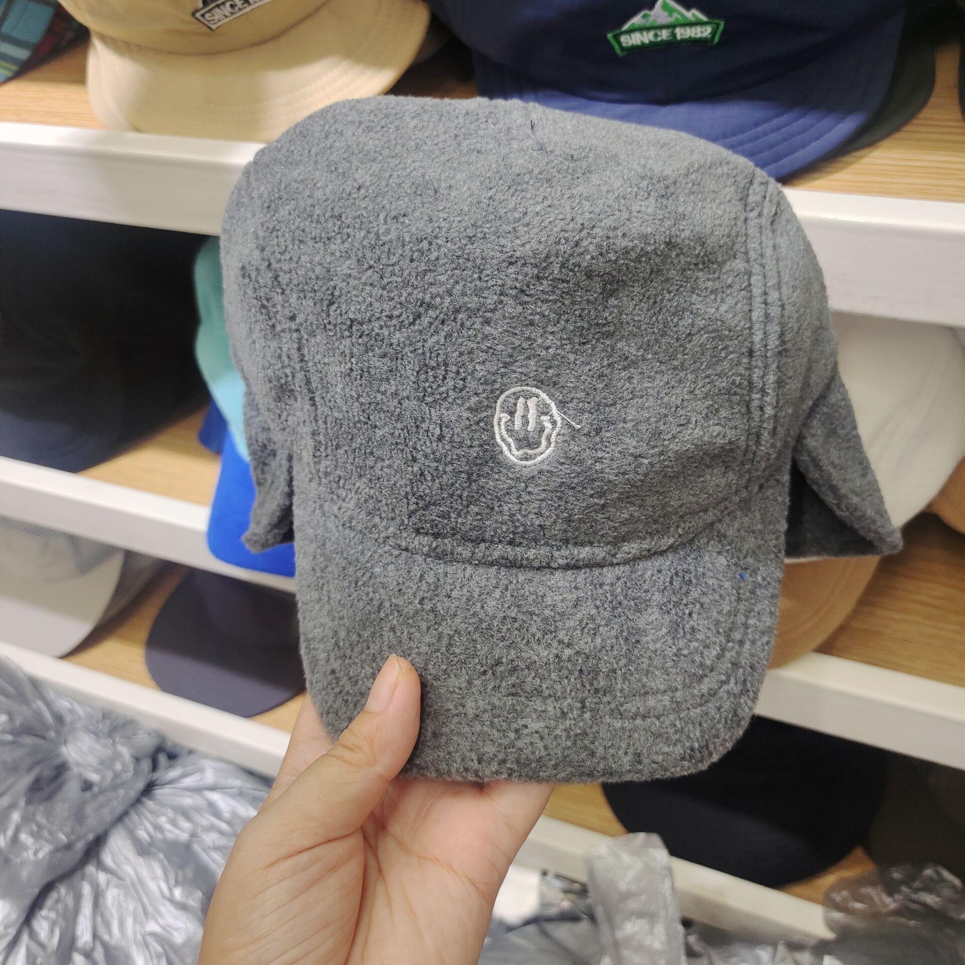 

Outdoor 2025 autumn and winter new Lei Feng hat fleece smiley face ear protection hat men s and women s duck tongue baseball cap winter M（56-58cm）