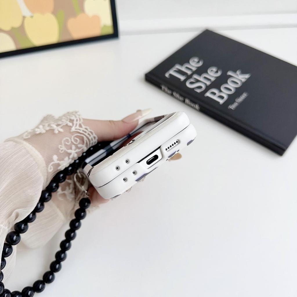 Black Cat Galaxy Z Flip 7/6/5 Case - Samsung 4th Gen Folding Protective Cover for Japan and South Korea