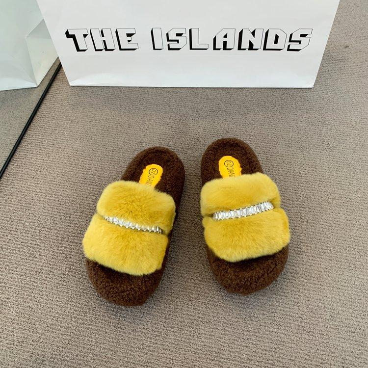 Retro rhinestone thick-soled fluffy slippers outer wear 2025 new small height increase comfortable and lightweight one-pedal slippers