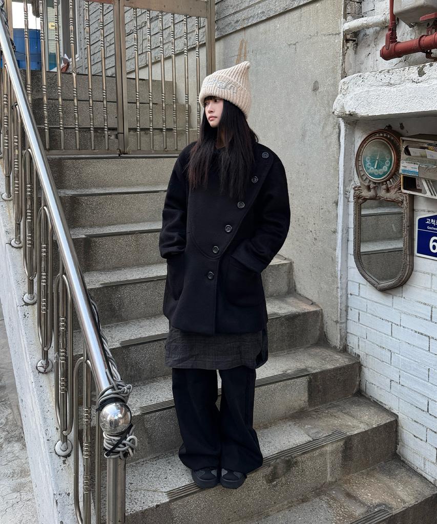 Tansanmageunesyum Logo Cat Beanie (Ivory)