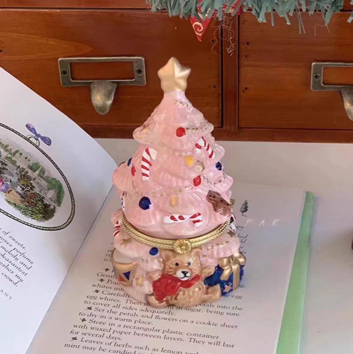 

Керамическая шкатулка для украшений Елка Медведь Ароматическая свеча Домашний декор Рождественский подарок розовый