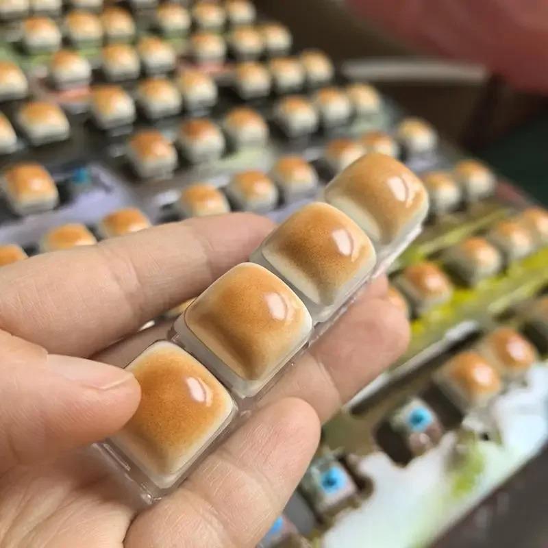 New Simulation Bread Key Decompression Light Key Chain Creative Mechanical Keyboard Button Decompression Fingertip Sensory Toys