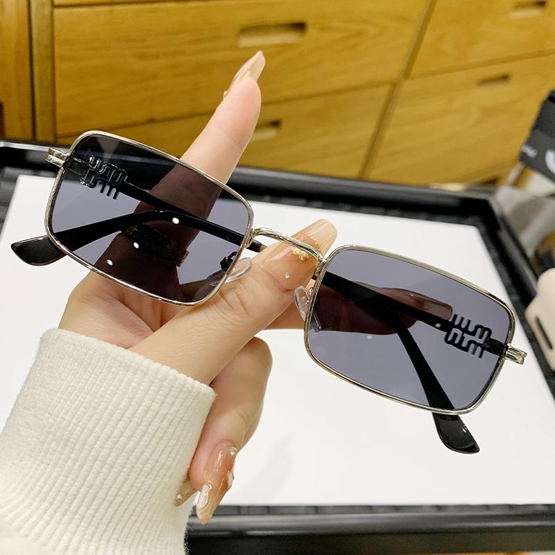 Square Frame Ocean Sheet Sunglasses Fashion Trend Full Frame Sunglasses Simple Metal Frame Wear 985
