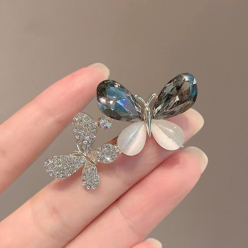 Chic Butterfly Brooch for Women - High-End Fashion Corsage
