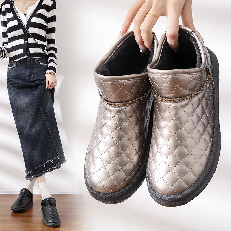 Winter New Old Beijing Cloth Shoes Women's Fashion Trend Versatile Snow Boots One Pedal Fleece Thickened Soft Sole Non-slip