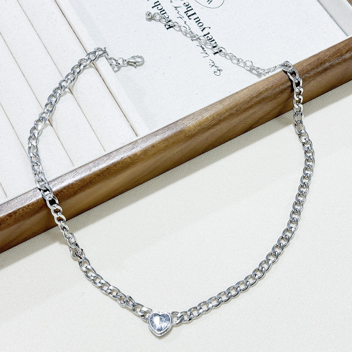 

Новый женский браслет INS Love Rhinestone, модное легкое роскошное нишевое кубинское ожерелье в форме сердца