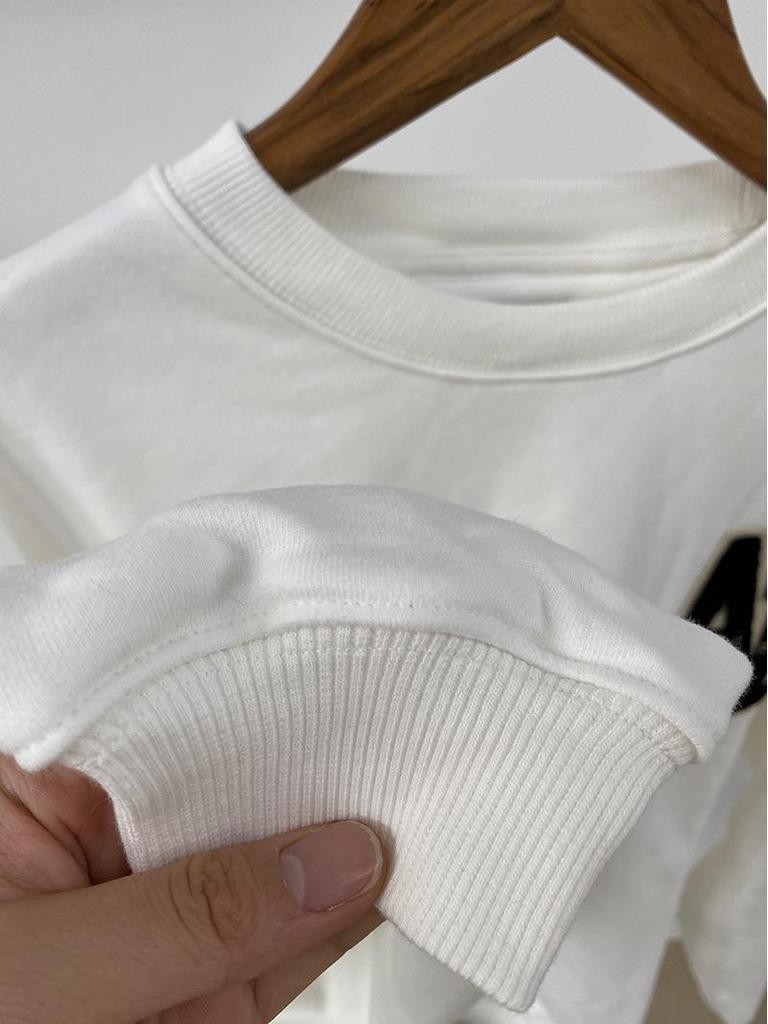 Early Autumn Off-White Women's Crew Neck Fleece Sweatshirt with Hand-Cranked Embroidery