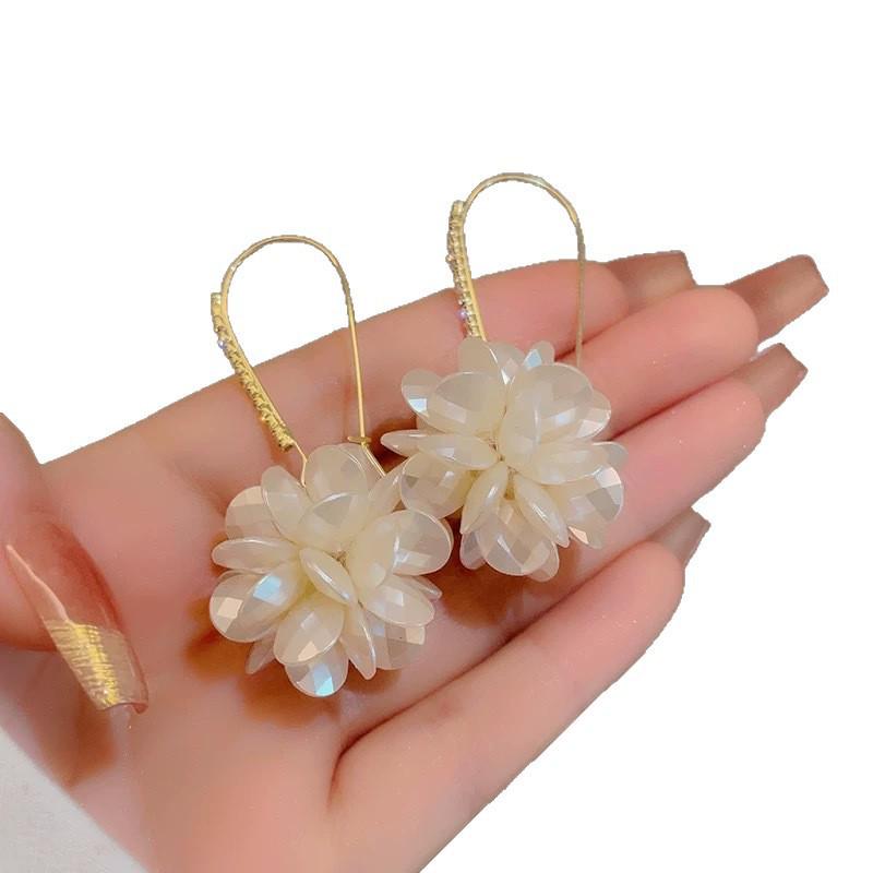 Elegant Shell & Zircon Flower Ear Hooks: Long Luxury Slimming Earrings for Women, Unique Design