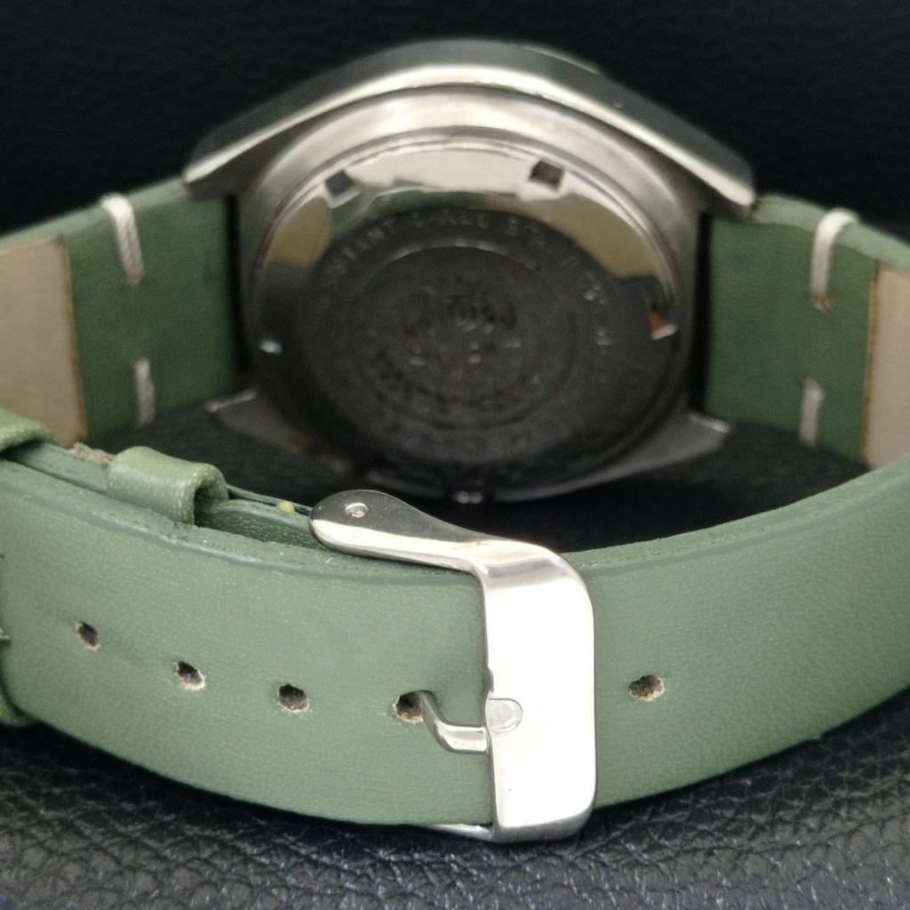 VINTAGE ORIENT AUTOMATIC 46941 JAPAN MENS GREEN COLOR DIAL WATCH A700626-5 R204-a700626