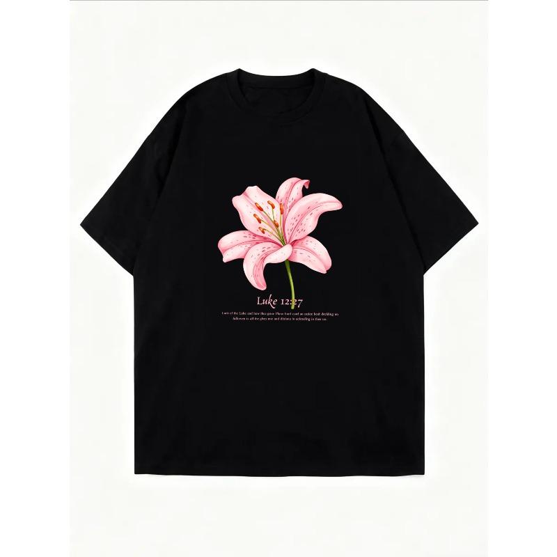 Vit T-shirt med Rosa Liljeblomma och Bibelvers Lukas 12:27 för Kvinnor Casual Kläder Sommaroutfit