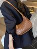 2025 Women's Versatile Woven Shoulder Bag - Fashionable Dumpling Style for Commuters