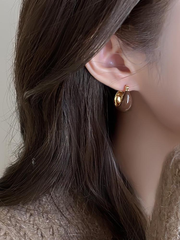 Maillard Retro Ear Cuffs: 2025 Niche Style Women's Stud Earrings with High-End Temperament Design