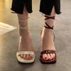 Mode lässig europäischer und amerikanischer Stil Internet-Star super Fee Jahresarmband Sandalen Dameneinzelne Schuhe hohe Absätze Knöchel Sommer